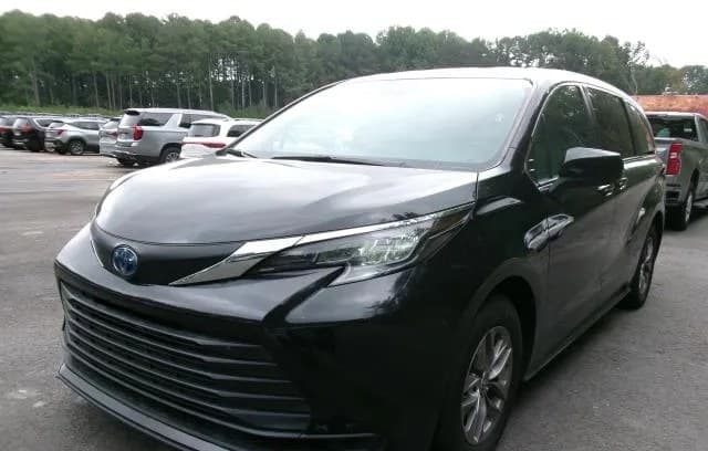 2025 TOYOTA SIENNA LE 8-PASSENGER 120.5" WB