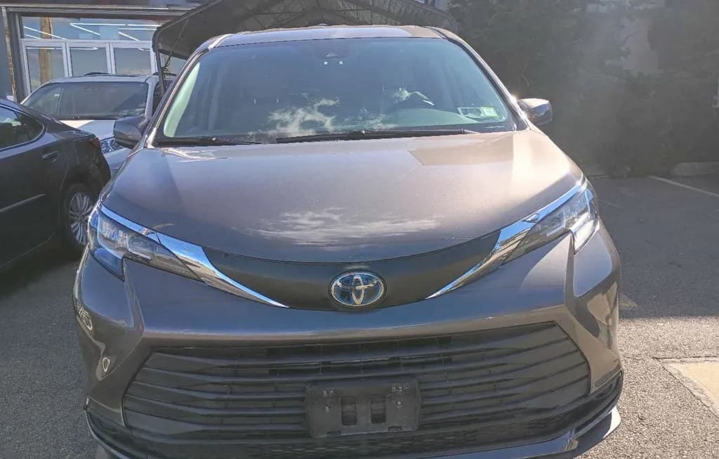 2021 TOYOTA SIENNA LE 8-PASSENGER 120.5" WB