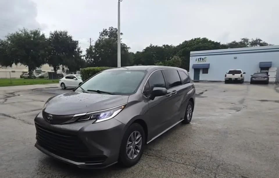 2024 TOYOTA SIENNA LE 8-PASSENGER 120.5" WB