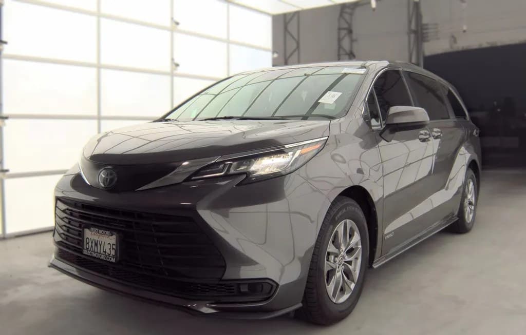2021 TOYOTA SIENNA LE 8-PASSENGER 120.5" WB