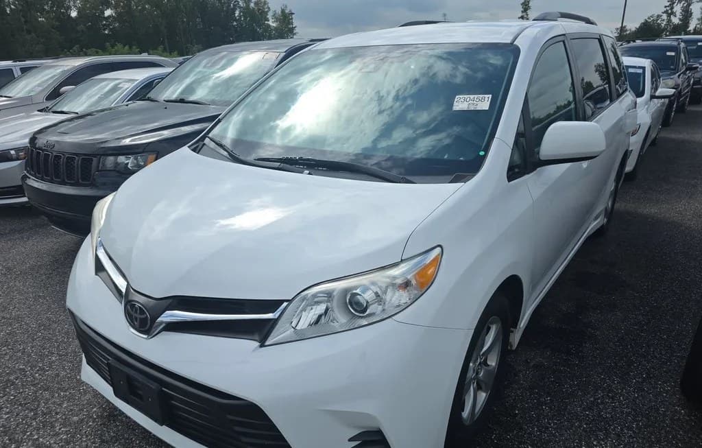 2019 TOYOTA SIENNA LE 8-PASSENGER 119.3" WB