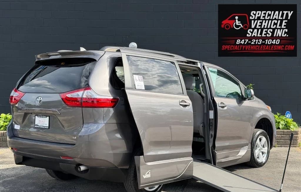 2018 TOYOTA SIENNA LE 8-PASSENGER 119.3" WB