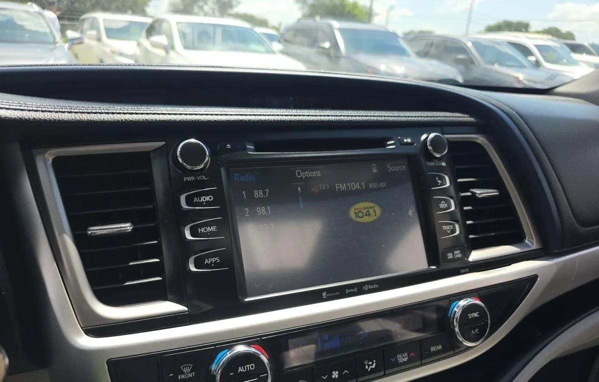 2017 TOYOTA HIGHLANDER XLE 7
