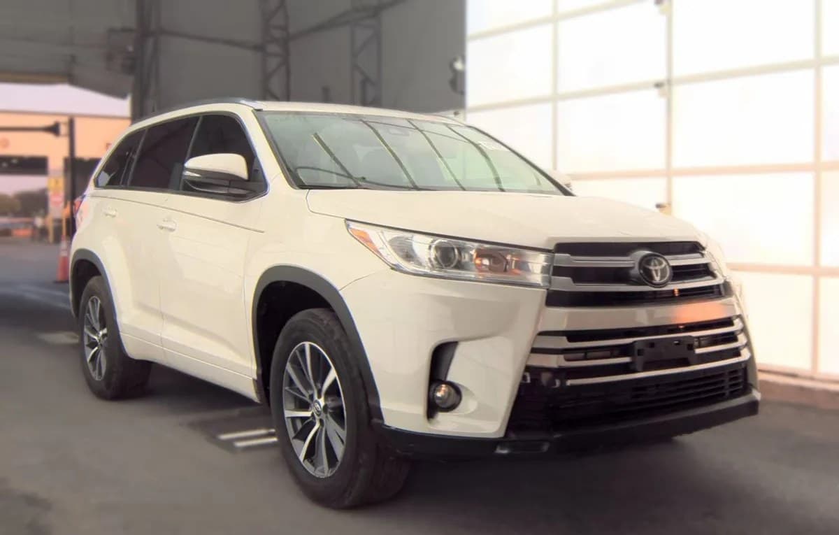 2018 TOYOTA HIGHLANDER XLE 4