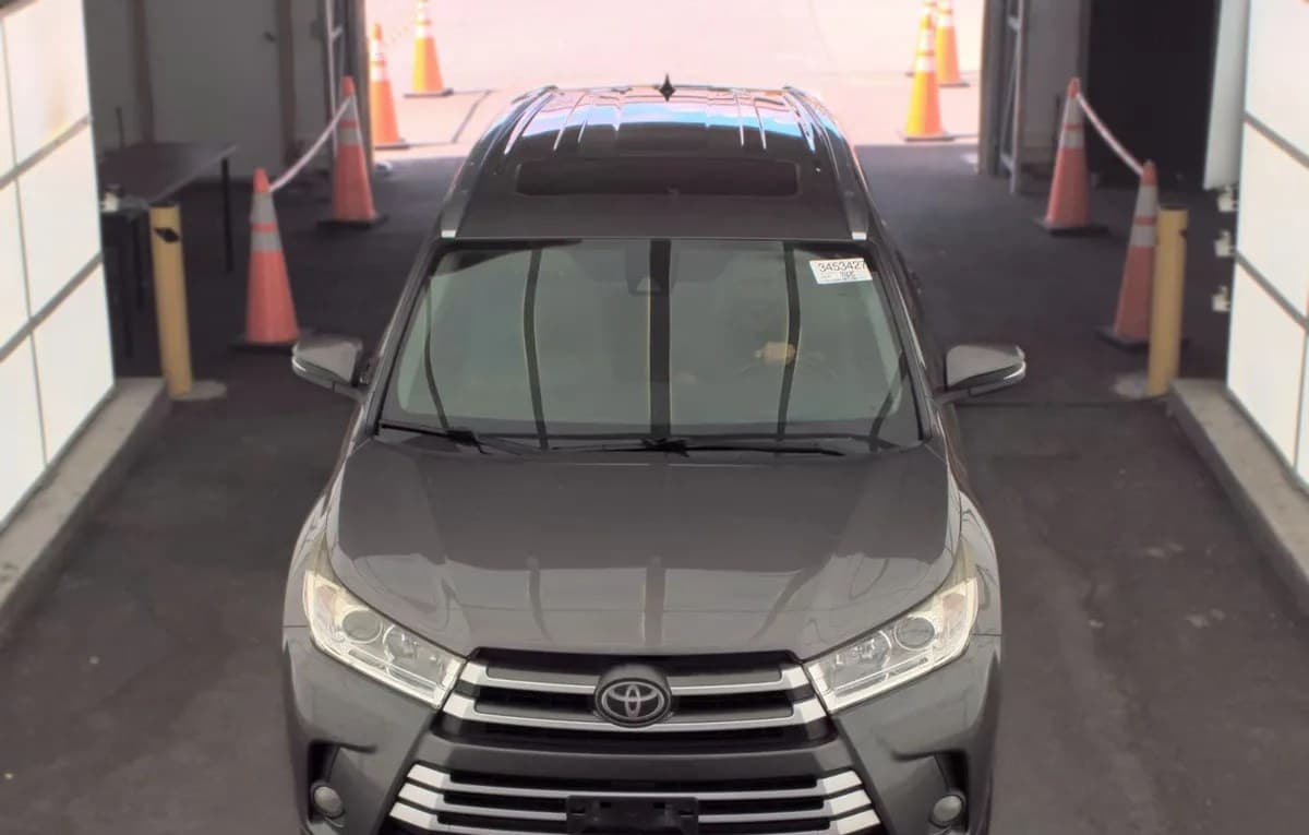 2017 TOYOTA HIGHLANDER XLE 3
