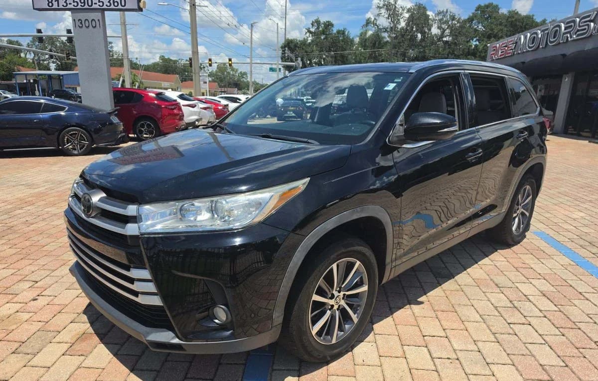 2019 TOYOTA HIGHLANDER XLE 2