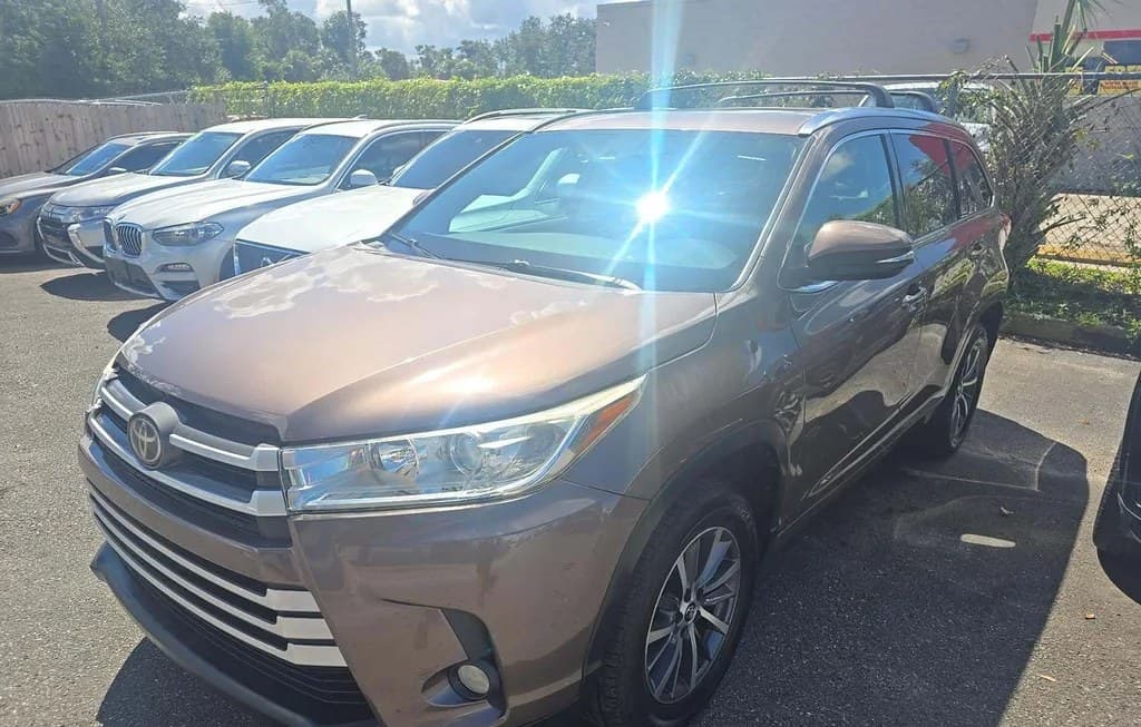 2018 TOYOTA HIGHLANDER XLE