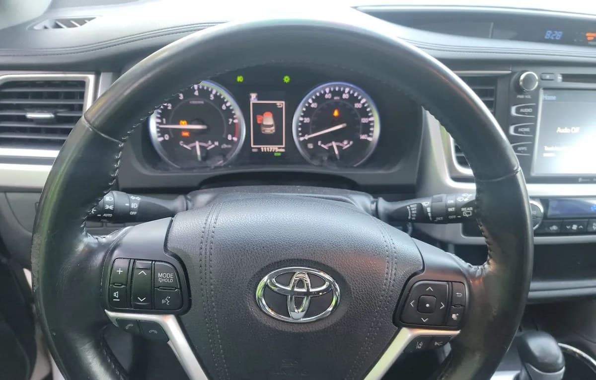 2017 TOYOTA HIGHLANDER SE 7