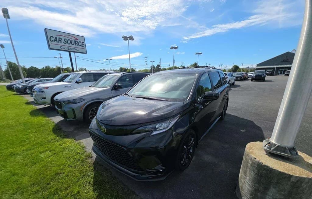2026 TOYOTA SIENNA XSE 7-PASSENGER 120.5" WB