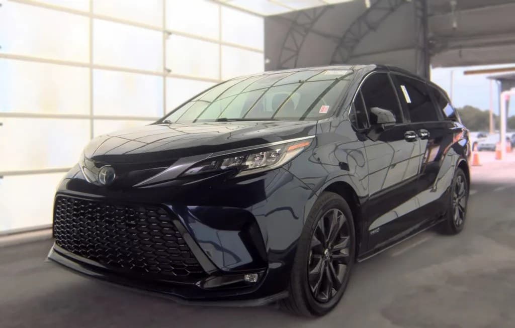 2021 TOYOTA SIENNA XSE 7-PASSENGER 120.5" WB