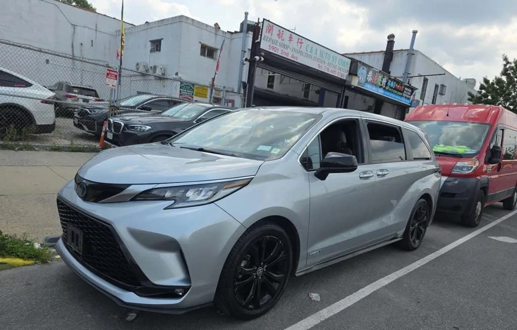 2021 TOYOTA SIENNA XSE 7-PASSENGER 120.5" WB