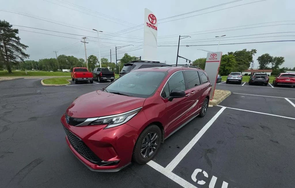 2024 TOYOTA SIENNA XSE 7-PASSENGER 120.5" WB