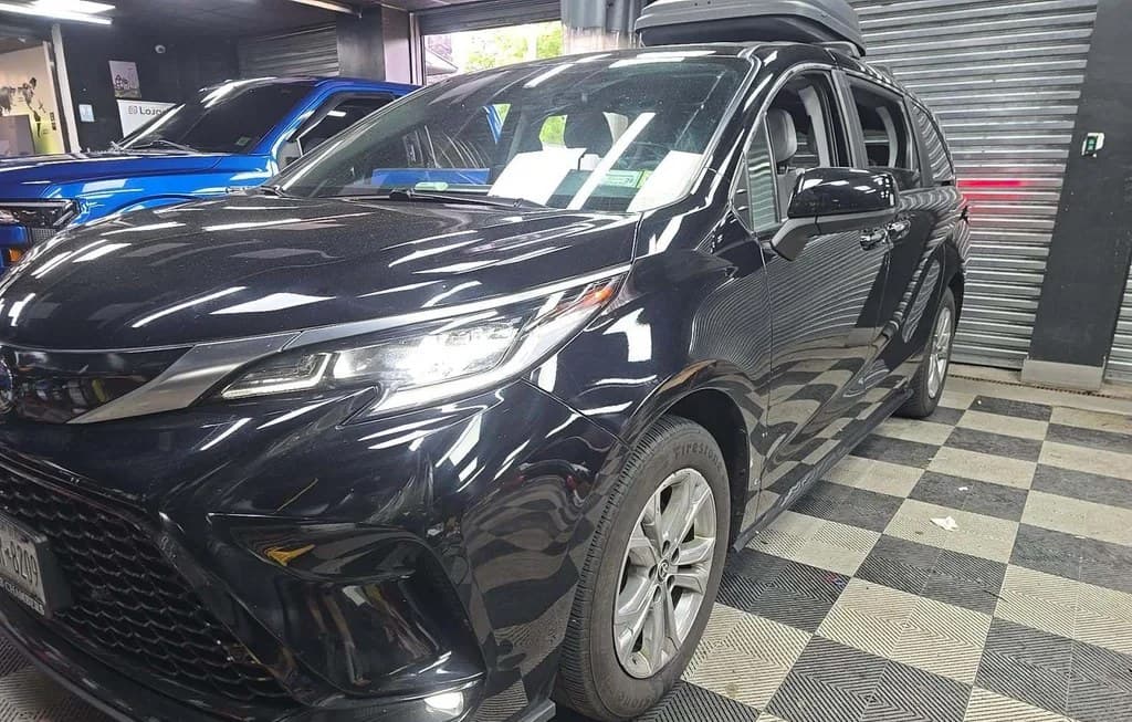 2023 TOYOTA SIENNA XSE 7-PASSENGER 120.5" WB
