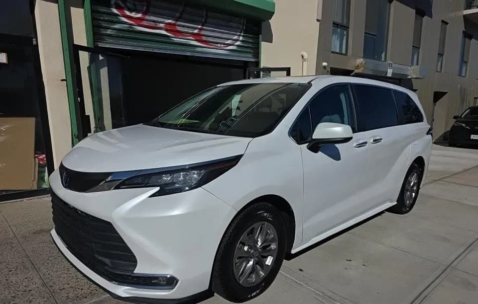 2023 TOYOTA SIENNA XLE 8-PASSENGER 120.5" WB