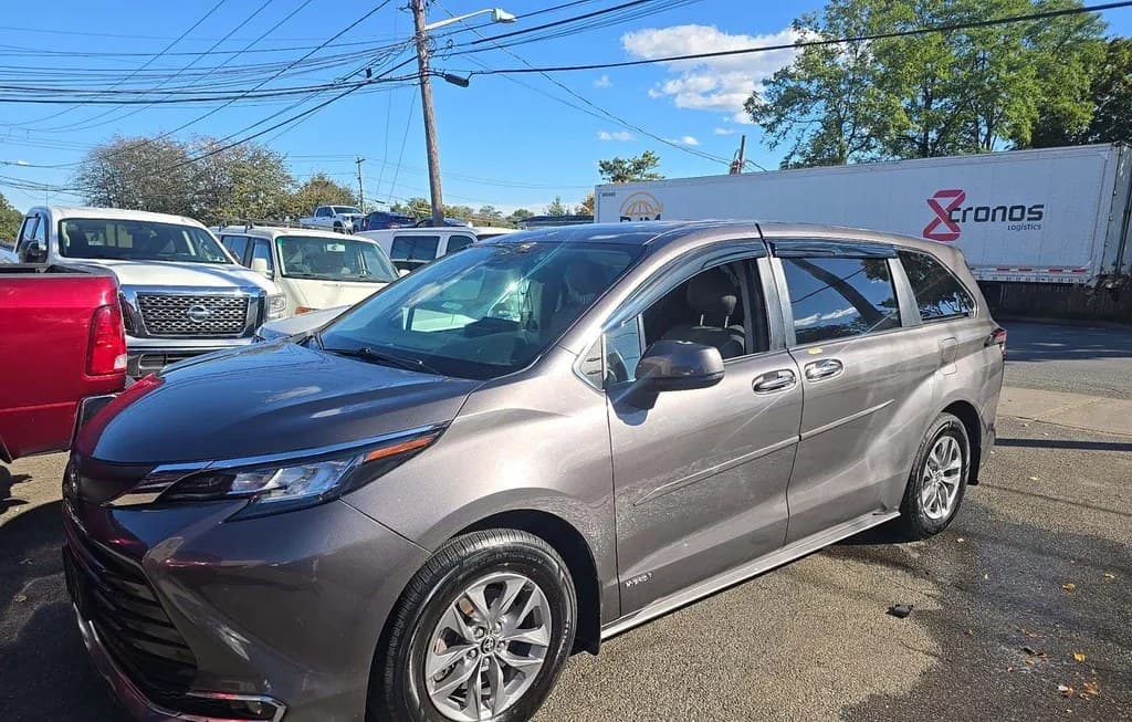 2021 TOYOTA SIENNA XLE 7-PASSENGER 120.5" WB