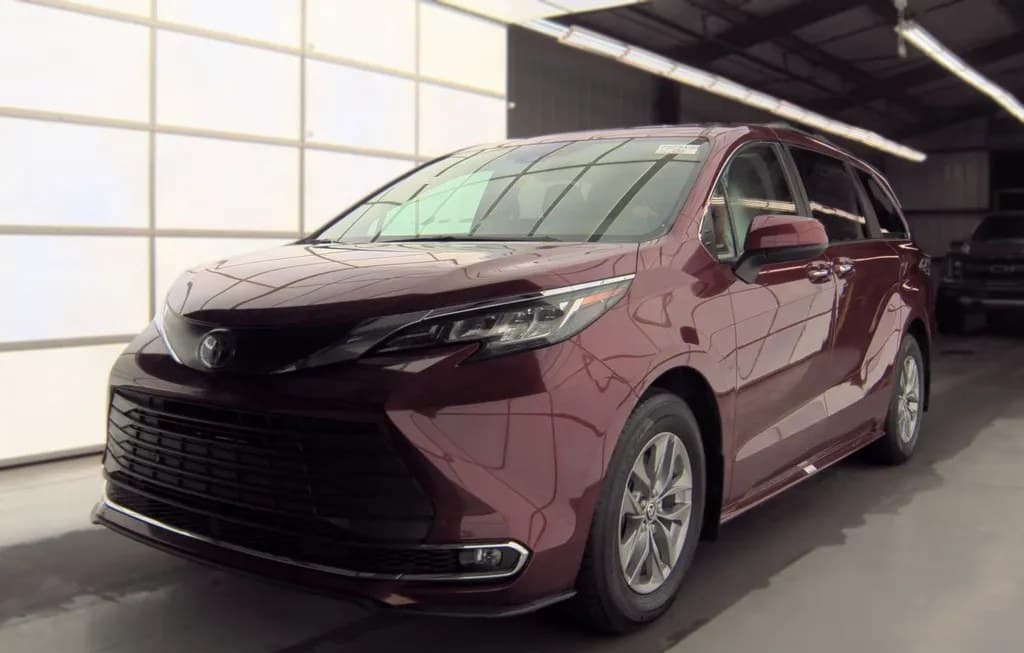 2022 TOYOTA SIENNA XLE 8-PASSENGER 120.5" WB