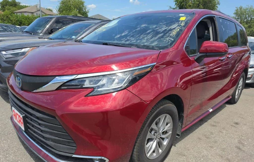 2022 TOYOTA SIENNA XLE 8-PASSENGER 120.5" WB