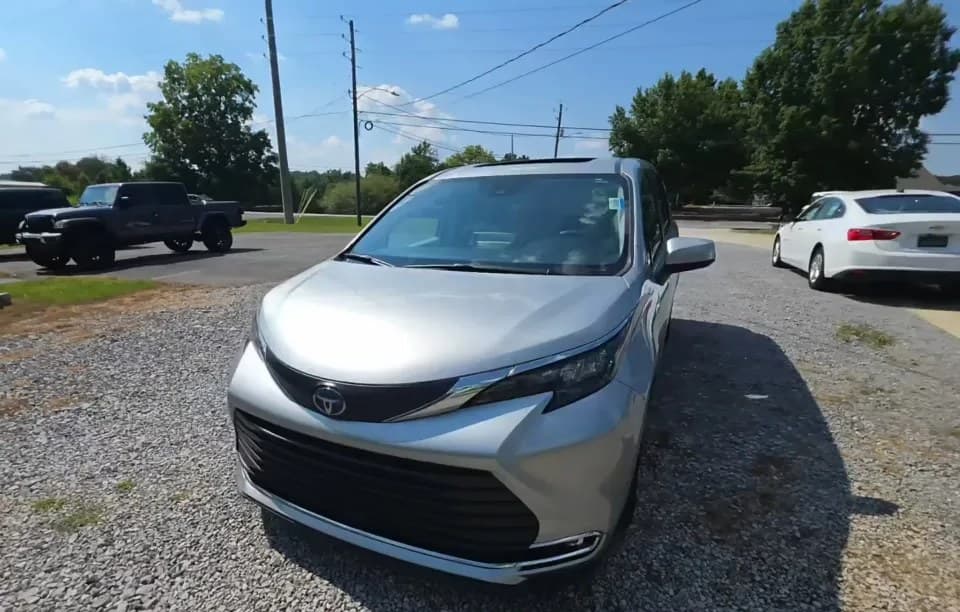 2024 TOYOTA SIENNA XLE 7-PASSENGER 120.5" WB