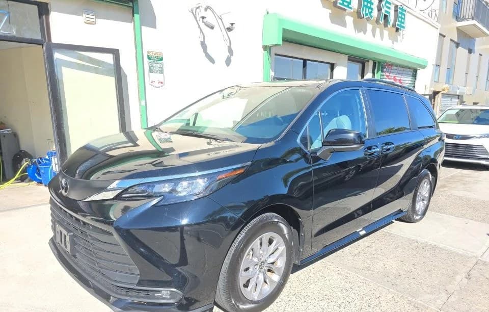 2026 TOYOTA SIENNA XLE 8-PASSENGER 120.5" WB