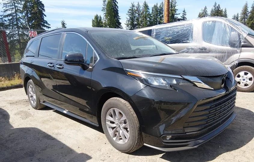 2026 TOYOTA SIENNA XLE 8-PASSENGER 120.5" WB