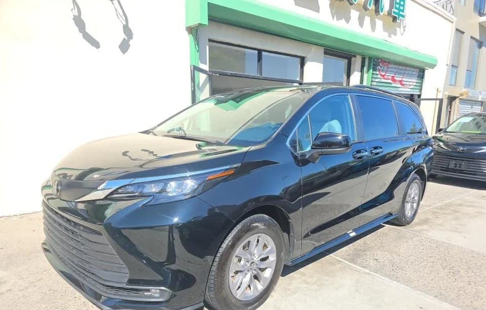 2026 TOYOTA SIENNA XLE 8-PASSENGER 120.5" WB