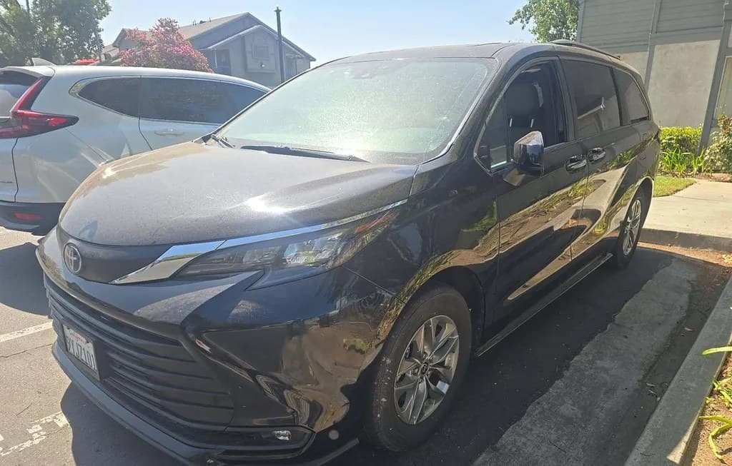 2025 TOYOTA SIENNA XLE 8-PASSENGER 120.5" WB