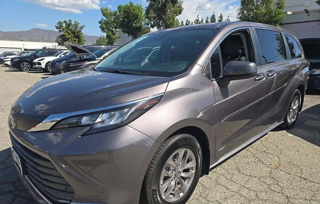 2021 TOYOTA SIENNA XLE 7-PASSENGER 120.5" WB