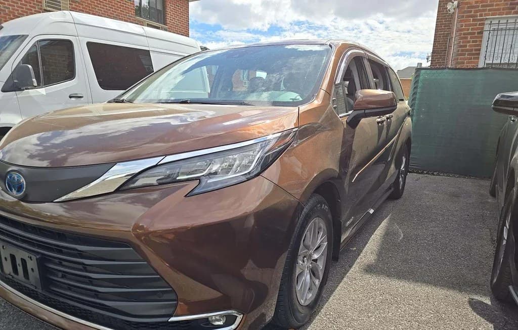 2021 TOYOTA SIENNA XLE 7-PASSENGER 120.5" WB