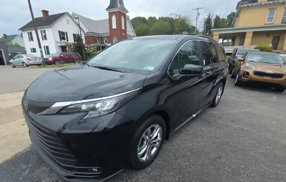 2026 TOYOTA SIENNA XLE 7-PASSENGER 120.5" WB