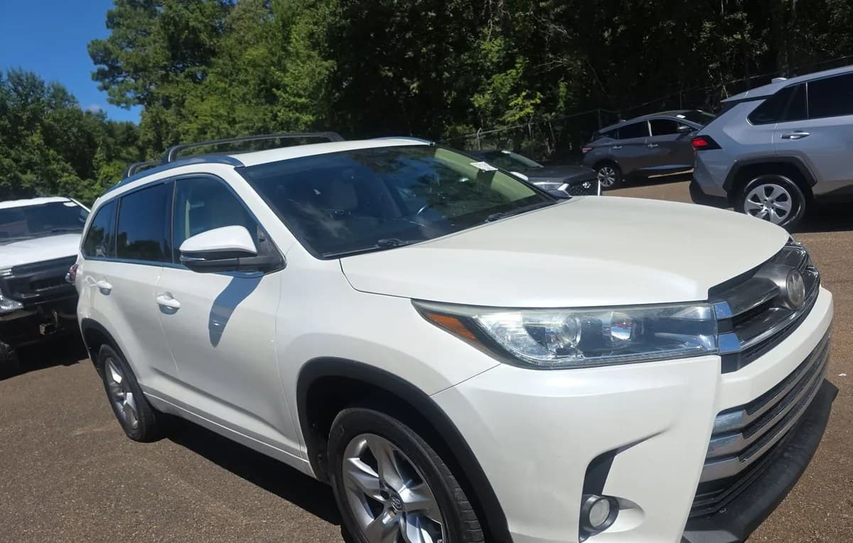 2017 TOYOTA HIGHLANDER Limited 4