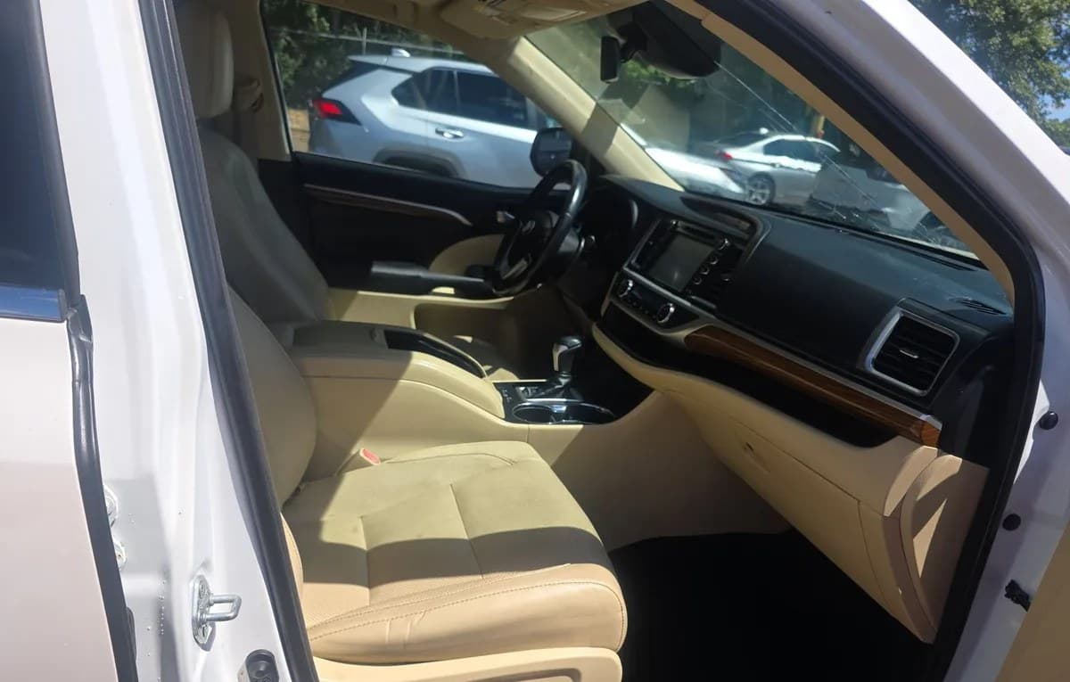 2017 TOYOTA HIGHLANDER Limited 5