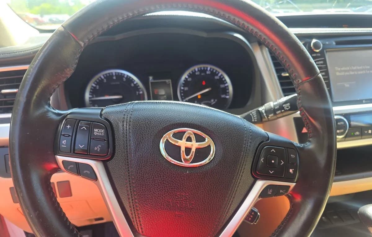 2017 TOYOTA HIGHLANDER Limited 7