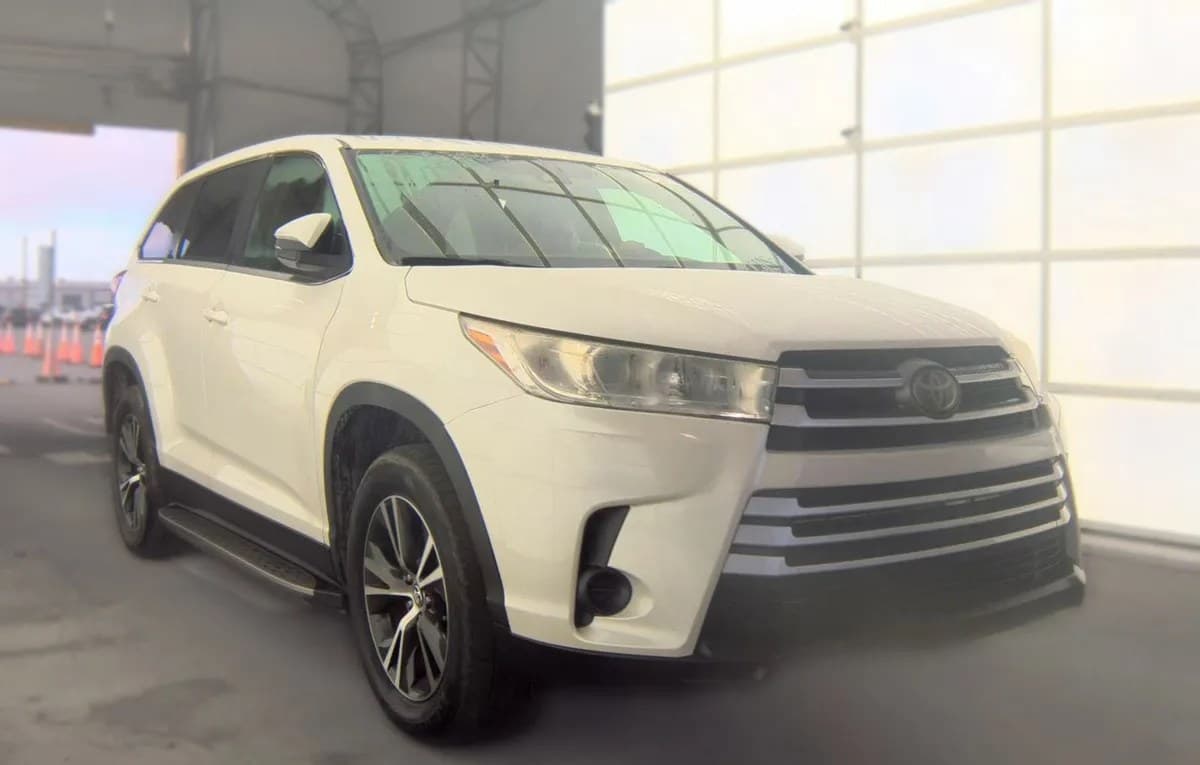 2019 TOYOTA HIGHLANDER LE 4