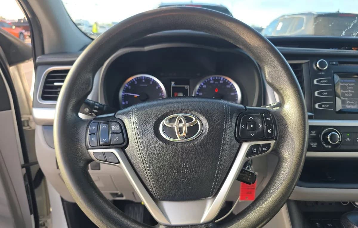 2019 TOYOTA HIGHLANDER LE 7