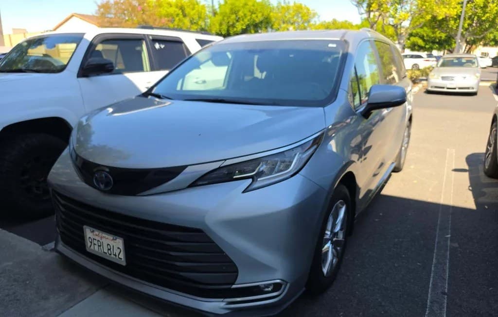 2023 TOYOTA SIENNA LIMITED 7-PASSENGER 120.5" WB