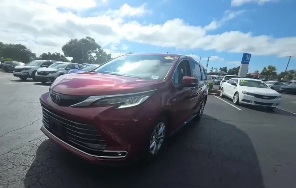2023 TOYOTA SIENNA LIMITED 7-PASSENGER 120.5" WB