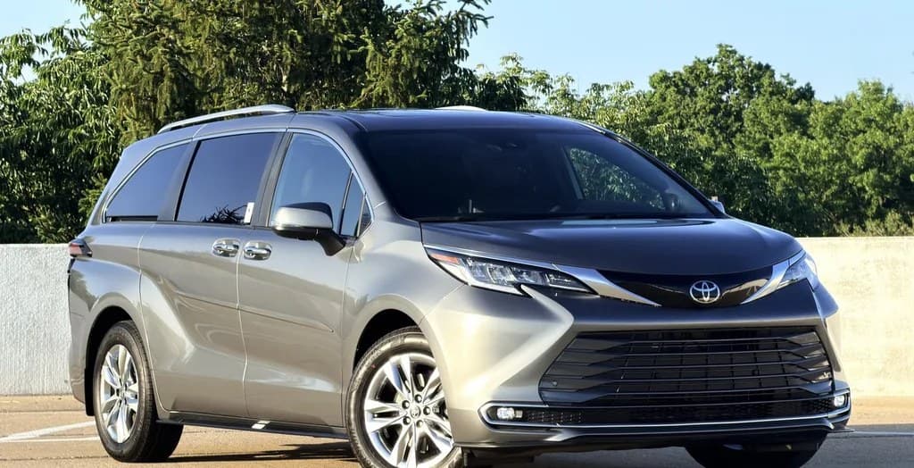 2026 TOYOTA SIENNA LIMITED 7-PASSENGER 120.5" WB