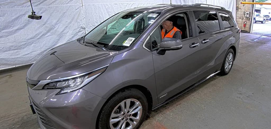 2021 TOYOTA SIENNA LIMITED 7-PASSENGER 120.5" WB
