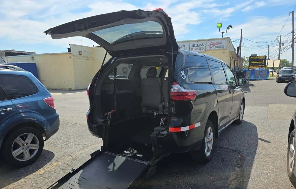 2020 TOYOTA SIENNA L 7-PASSENGER 119.3" WB