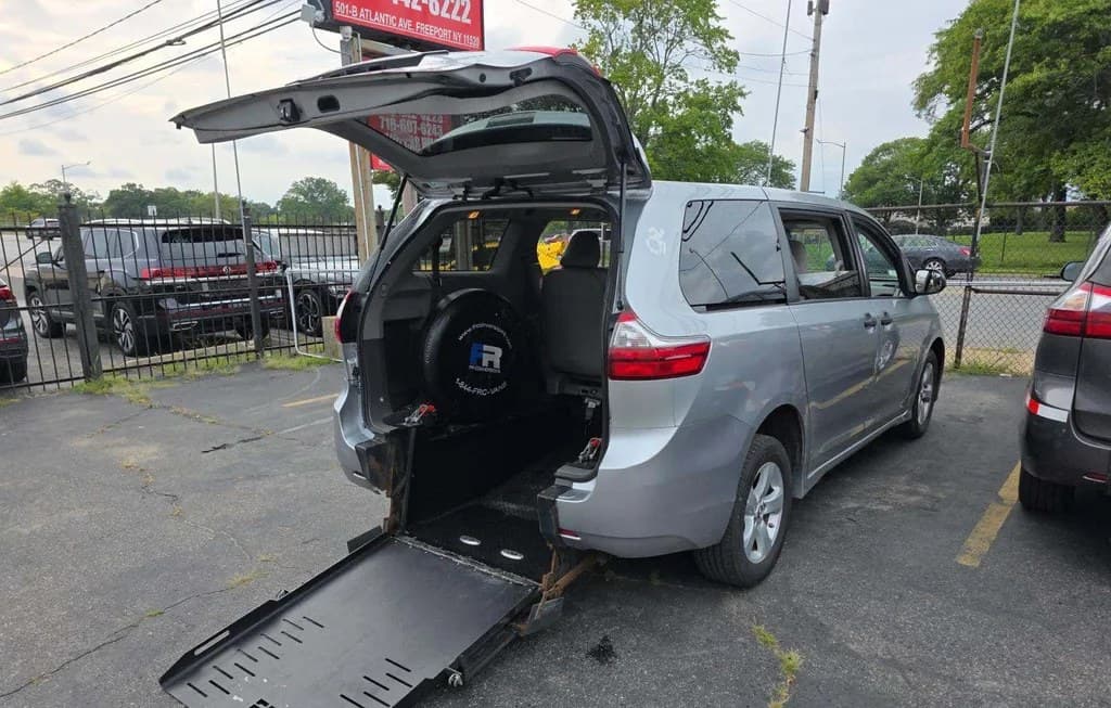 2020 TOYOTA SIENNA L 7-PASSENGER 119.3" WB