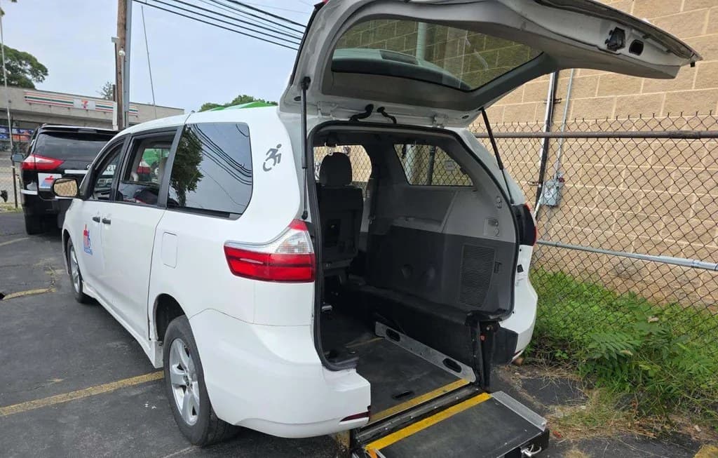 2020 TOYOTA SIENNA L 7-PASSENGER 119.3" WB