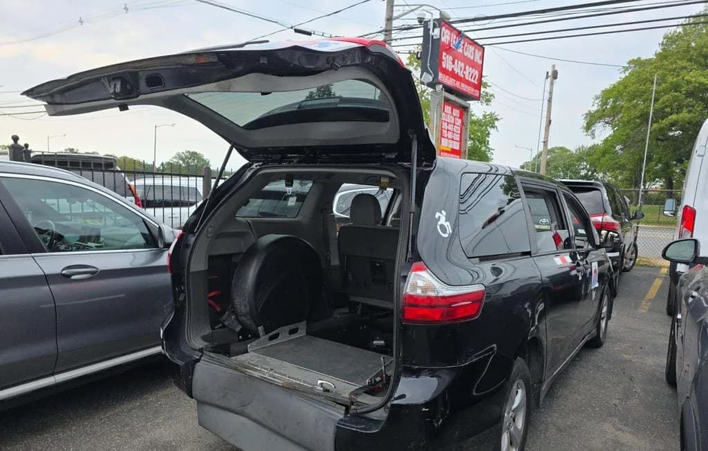 2019 TOYOTA SIENNA L 7-PASSENGER 119.3" WB