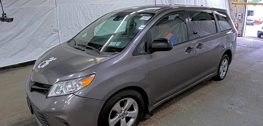 2020 TOYOTA SIENNA L 7-PASSENGER 119.3" WB