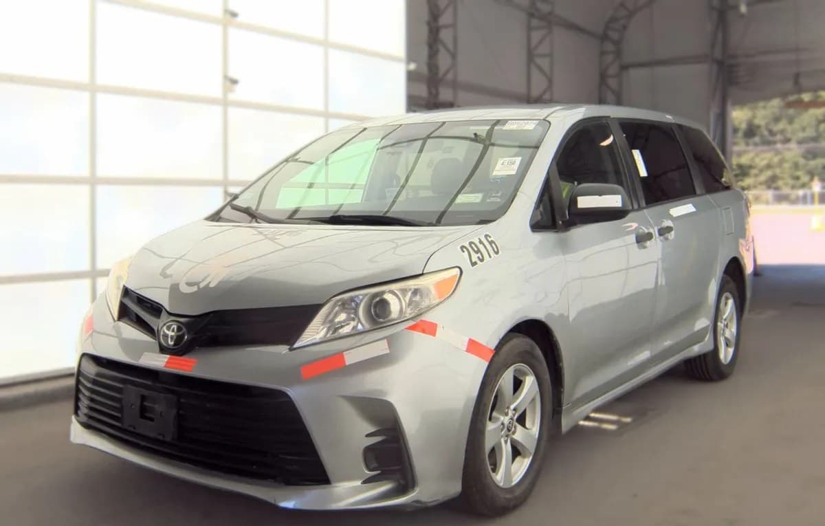 2020 TOYOTA SIENNA L 7-PASSENGER 119.3" WB 2