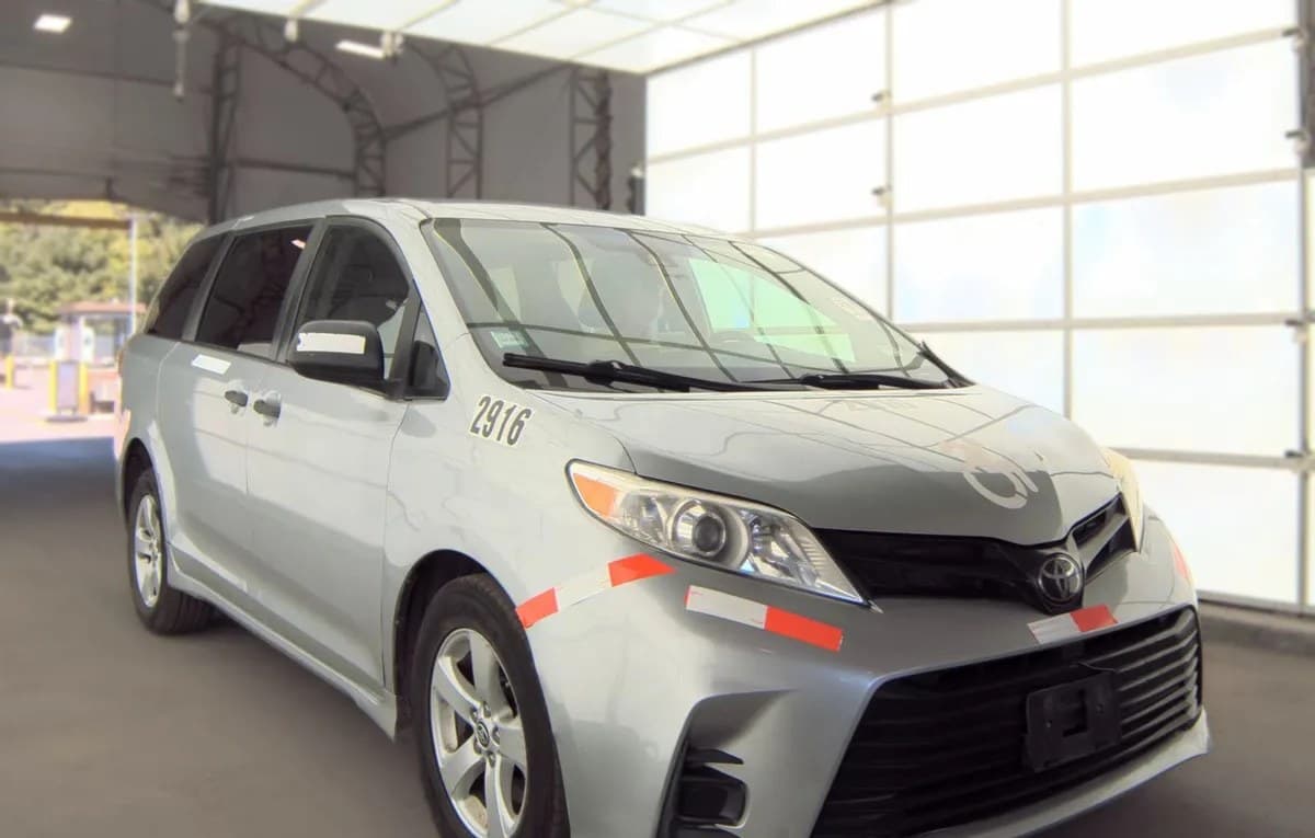 2020 TOYOTA SIENNA L 7-PASSENGER 119.3" WB 4
