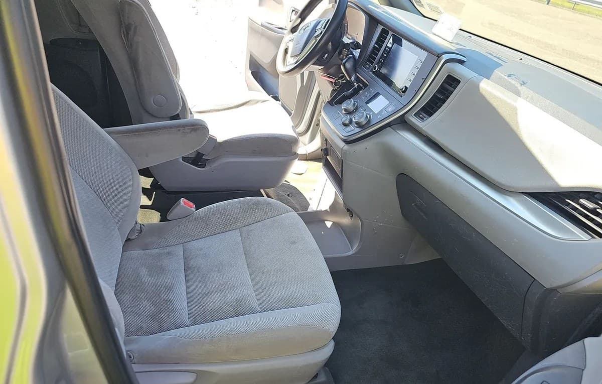 2020 TOYOTA SIENNA L 7-PASSENGER 119.3" WB 5