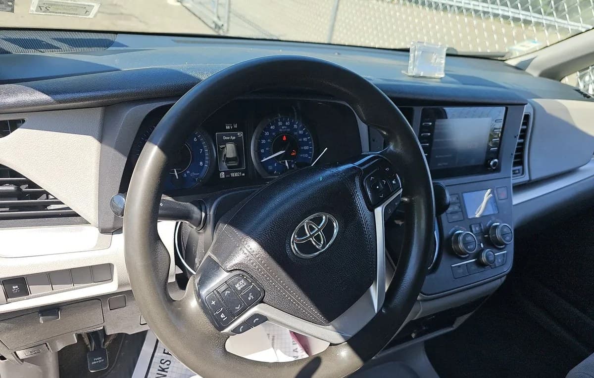 2020 TOYOTA SIENNA L 7-PASSENGER 119.3" WB 7