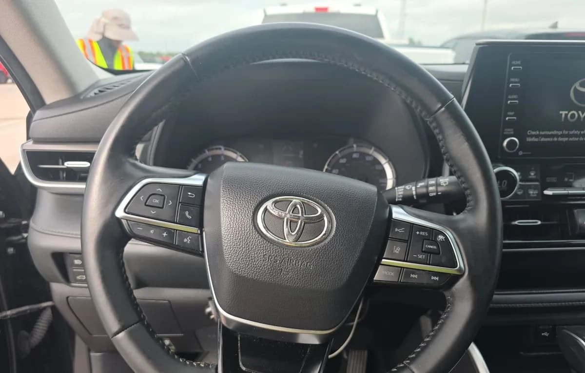 2021 TOYOTA HIGHLANDER LE 7