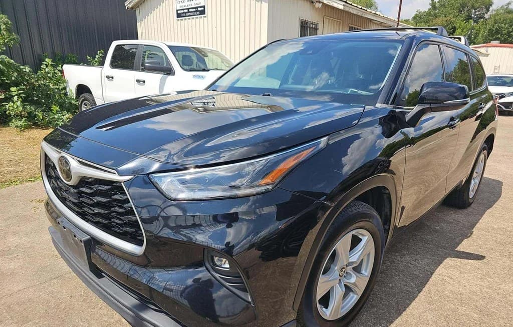 2021 TOYOTA HIGHLANDER LE