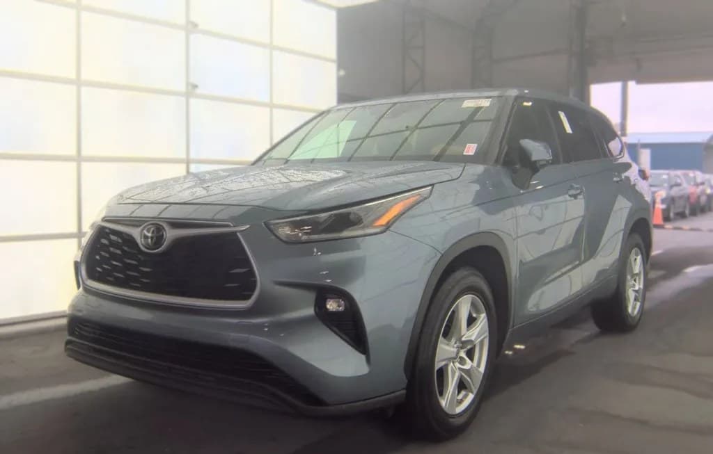 2021 TOYOTA HIGHLANDER LE